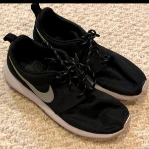 Nike Roshe Women's Size 10